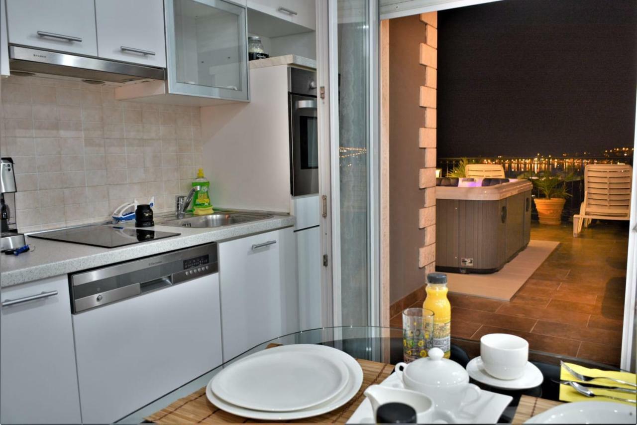 Sea View Apartments With Jaccuzzi بودْسْتغانا المظهر الخارجي الصورة